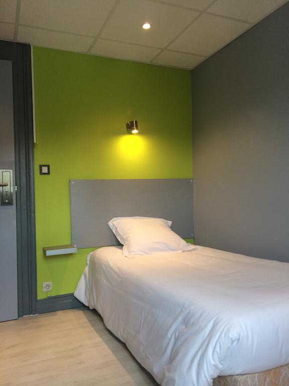 Hotel Le Fecamp Bolbec Bagian luar foto