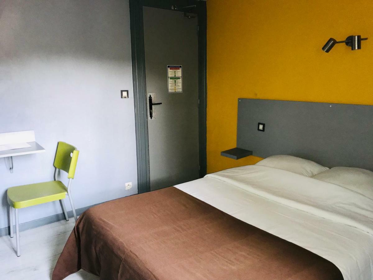 Hotel Le Fecamp Bolbec Bagian luar foto